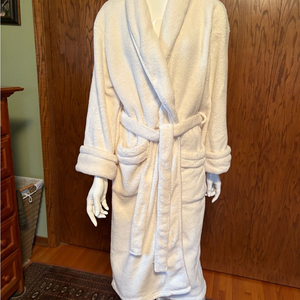 Nautica Plush White Bathrobe